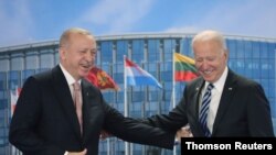 조 바이든 미국 대통령과 레제프 타이이프 에르도안 터키 대통령이 지난 14일, 벨기에 브뤼셀에서 개별 정상회담을 가졌다. 