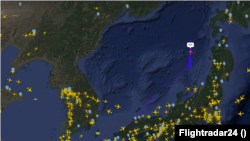 미 공군의 특수 정찰기 RC-135S ‘코브라볼’이 한반도 시각 17일 일본 인근 앞바다에서 정찰 활동을 벌이고 있다. 자료=Flightradar24