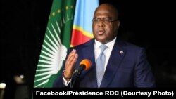 Président Félix Tshisekedi na lisikulu na ye mpo na mibu 60 ya Lipanda, na Cité ya Union africaine, Kinshasa, RDC. 30 juin 2020. (Facebook/Présidence RDC)