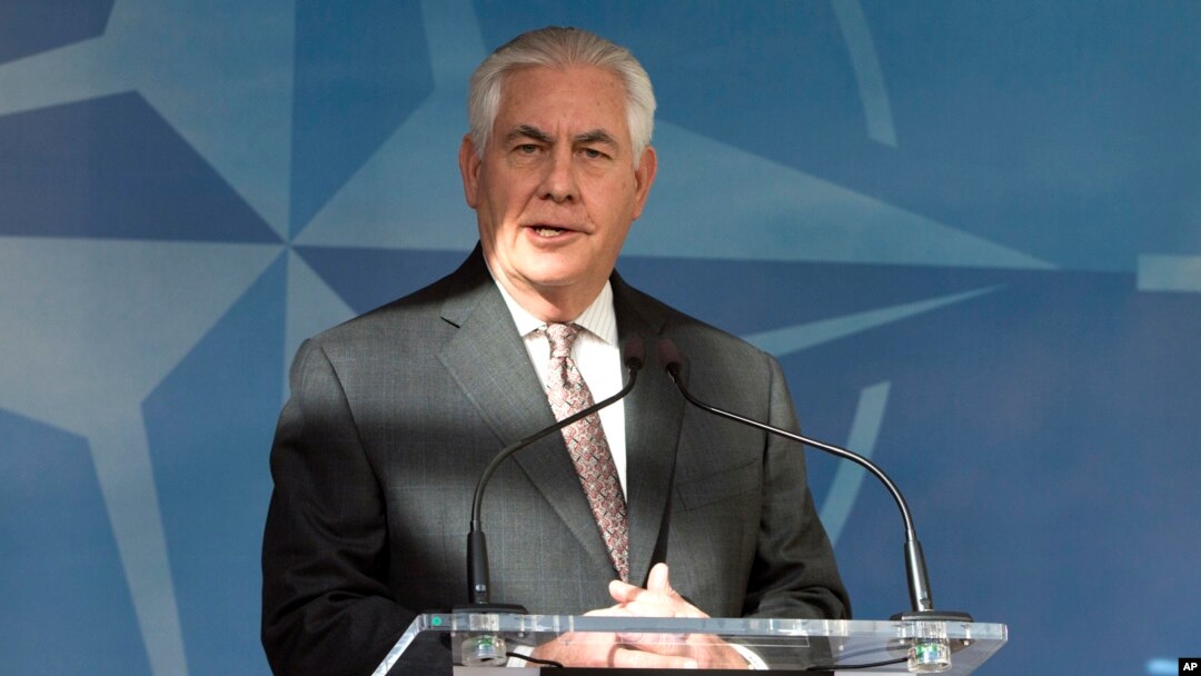 Menteri Luar Negeri AS, Rex Tillerson berbicara pada pertemuan NATO di Brussels (31/3). 