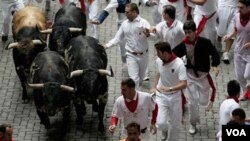 Nadie resultó corneado, y al menos una persona fue atendida en un hospital por lesiones en una rápida carrera que duró menos de tres minutos.