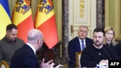 Etats Unis: Delili laban dɔ: Ukraine jamanakuntigi Volodymyr Zelensky bɛ ka lajɛ caman kɛ Washinton bi tarata.