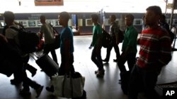 數千印度東北人害怕種族衝突蔓延離開南部城市班加羅爾