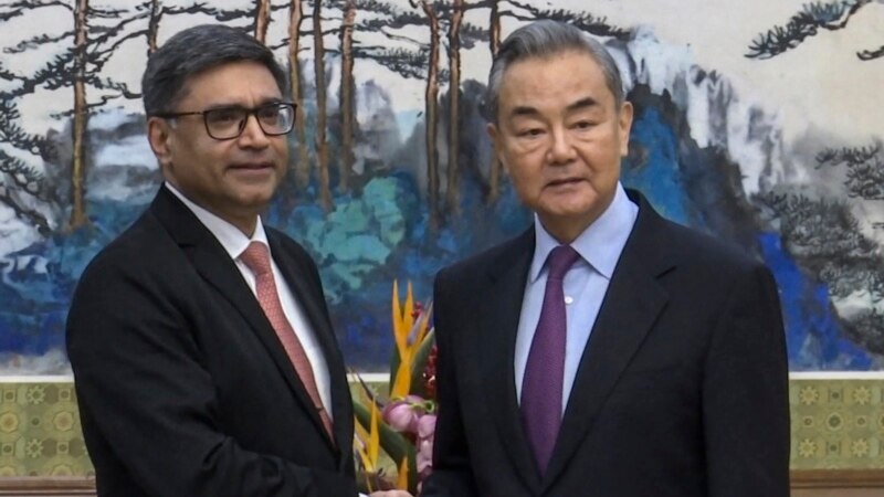 VOA Mandarin: China courts India as Trump, Modi vow to deepen ties