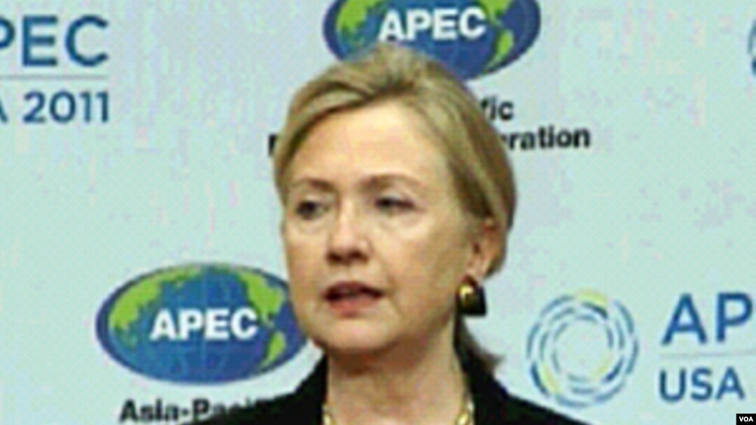 Menteri Luar Negeri AS Hillary Clinton membuka pertemuan tingkat menteri APEC di Washington, Rabu (9/3).