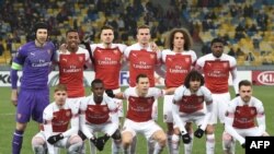 Les Gunners prennent une photo de groupe avant un match comptant pour le Groupe E de l'Europa Ligue, Olympiyski Stadium, Kiev, le 29 novembre 2018. 