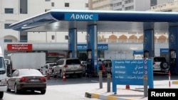 Pompa bensin milik perusahaan ADNOC di Abu Dhabi, Uni Emirat Arab (foto: ilustrasi). 