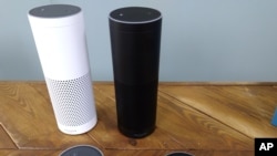 ARSIP - Amazon Echo tampak saat peluncuran produk tersebut di Inggris dan Jerman di London, Inggris pada tanggal 14 September 2016 (foto: REUTER/Peter Hobson)