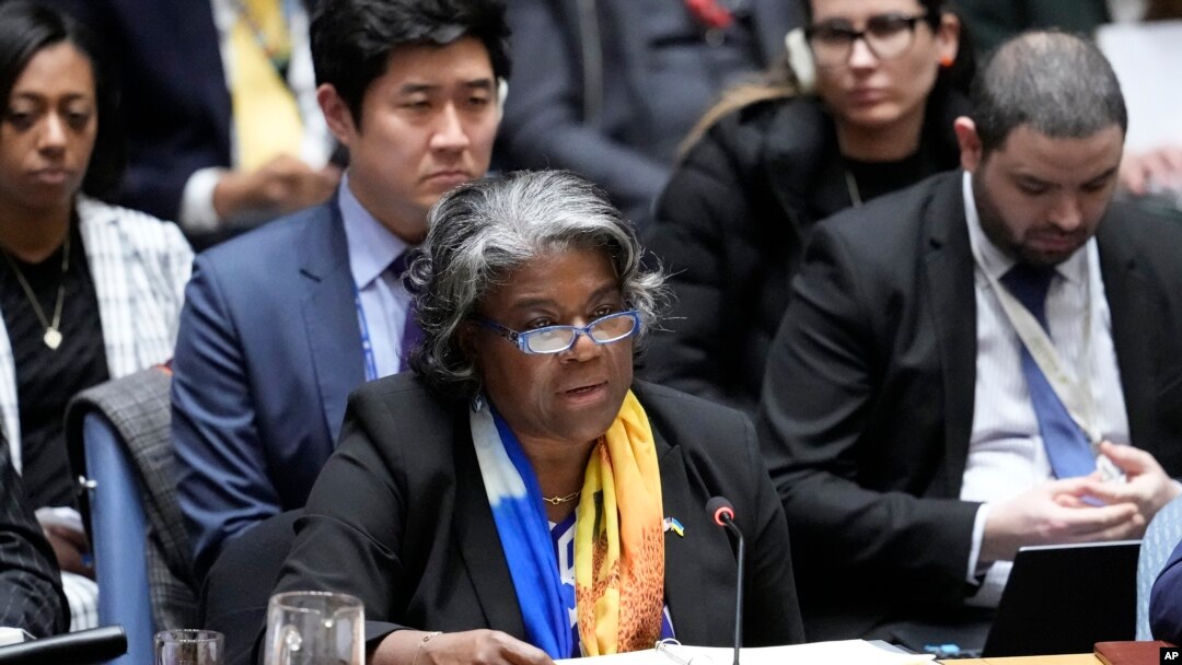 La embajadora de EEUU, Linda Thomas-Greenfield, se dirige a una reunión del Consejo de Seguridad sobre el mantenimiento de la paz y la seguridad de Ucrania, el viernes 23 de febrero de 2024 en la sede de las Naciones Unidas.