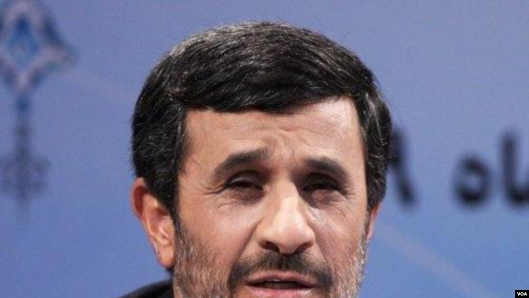 Presiden Iran Mahmoud Ahmadinejad (foto: dok) mengakui serangan virus komputer menghambat program nuklir negaranya.
