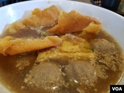 Bakso kuah ala D'jakarta Cafe di Philadelphia (Dok: VOA)