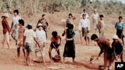 အလုပ္သမားအဖဲြ႔အစည္းဥပေဒ ျပဌာန္းလုိက္ေပမယ့္ တုိးတက္မႈမေတြ႔ရ