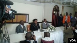 Unkosikazi Mujuru esethula ibandla leZimbabwe People First