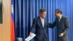 国民党中常委林荣德（左）2020年1月15日被推选为国民党代理主席，曾铭宗（右）代理国民党秘书长（美国之音许宁摄影）