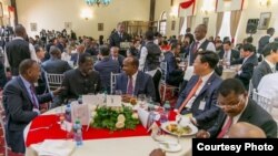 Raila meets with Kenyatta