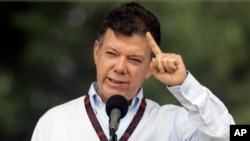 En la primera ronda electoral Juan Manuel Santos obtendría el 26% de los votos lo que obligaría a ir a una segunda vuelta. La encuesta incluyó 1.225 entrevistas en más de 30 ciudades y pueblos de Colombia.