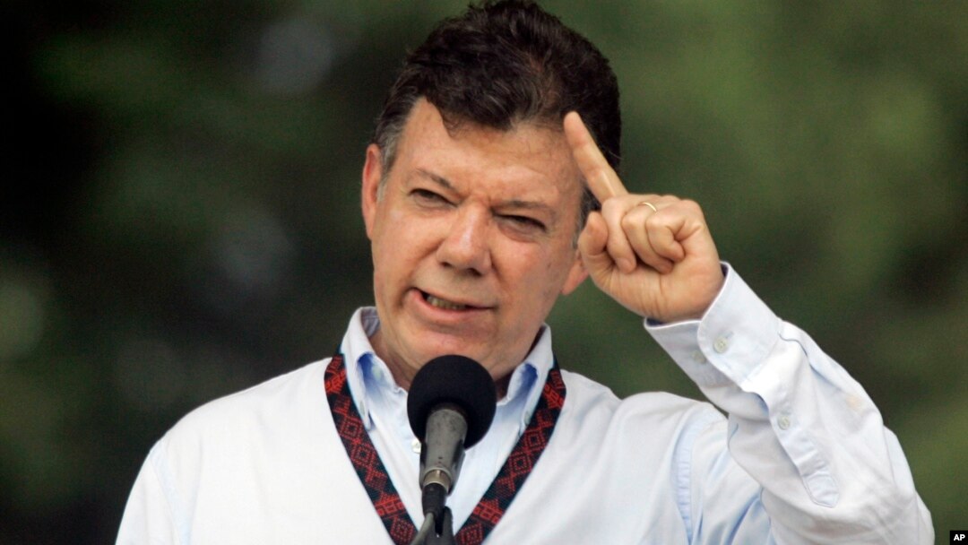 El presidente de Colombia, Juan Manuel Santos, afirmó que no permitirá que una ex senadora participe de la entrega de un rehén estadounidense secuestrado por las FARC.