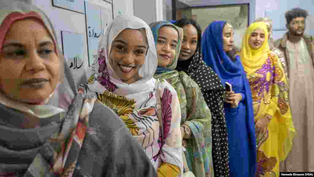 Sudanese women brighten up the law office&rsquo;s opening party in Cairo on Nov. 11, 2024, with their traditional thobes, or gowns, known as a &ldquo;unifying national dress&rdquo; and deep-rooted form of cultural expression across Sudan and South Sudan.