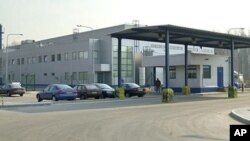 Здание завода американской компании Kraft Foods в 20 километрах от Санкт-Петербурга