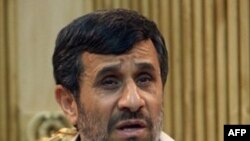 Ahmedinejad Nükleer Görüşmeleri Erteledi