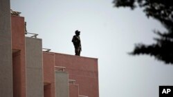 L'hôtel Radisson Blu de Bamako, le 21 novembre 2015. (AP Photo/Jerome Delay)