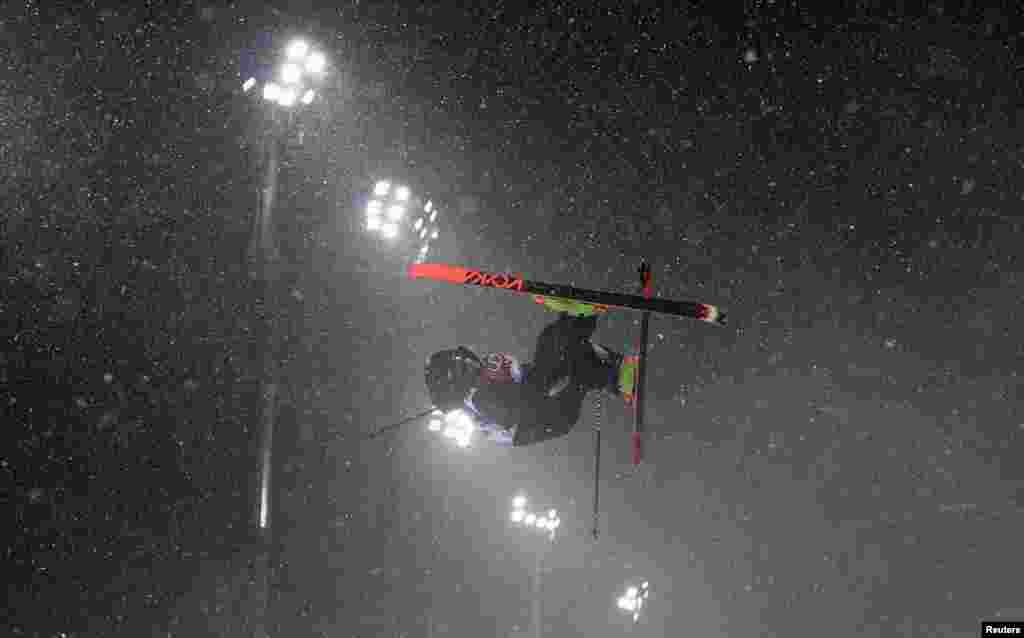New Zealand&#39;s Beau-James Wells competes during the men&#39;s freestyle skiing halfpipe qualification round in Rosa Khutor, Krasnaya Polyana, Russia,&nbsp;Feb. 18, 2014.