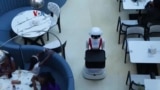 Robot Pelayan Menandai Dimulainya Era Restoran Otomatis di Afrika