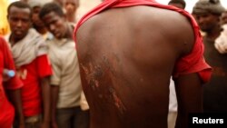 Vanhu vanofungidzirwa kuti vanopikisa hurumende vari kunzi vari kupambwa vachishungurudzwa.