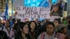 Manifestantes protestan en apoyo al presidente electo Bernardo Arévalo frenteva la Corte Suprema de Justicia de Guatemala en Ciudad de Guatemala, el 18 de septiembre de 2023.