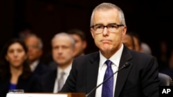 លោក Andrew McCabe នាយក​ស្តីទី​នៃ​ FBI នៅ​ក្នុង​វិមាន​កាពីតូល​ក្នុង​រដ្ឋ​ធានី​វ៉ាស៊ីនតោន កាល​ពី​ថ្ងៃទី​១១ ខែឧសភា។