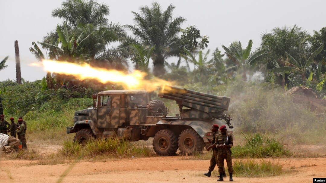 Tentara Repulik Demokratik Kongo meluncurkan rudal dalam operasi militer melawan pemberontak ADF di kota Beni. (Foto: Dok)