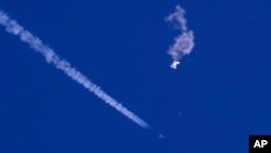 Khinh khí cầu của Trung Quốc trôi dạt trên Đại Tây Dương, ngay ngoài khơi bờ biển Nam Carolina, vào ngày 4/2/2023.