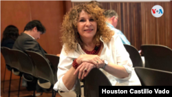 Poeta Gioconda Belli durante una entrega de premios de la Fundación Violeta de Chamorro. [Foto: Houston Castillo, VOA]