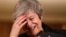 Bộ trưởng Anh Theresa May tại một cuộc họp báo bên trong tòa nhà số 10 Phố Downing ở London hôm 15/11.