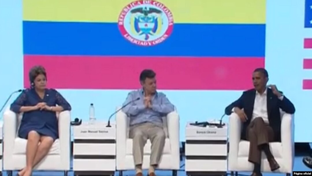 El presidente Obama habla junto a la presidenta Dilma Rousseff y el presidente Santos, en la clausura de la Cumbre Empresarial.