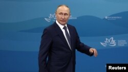 Vladimir Putin alipokutana na Waziri Mkuu wa Armenia Nikol Pashinyan mjini Vladivostok. Septembea 7, 2022. Valery Sharifulin

