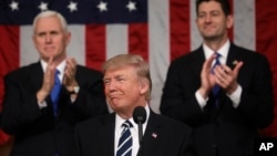 Presiden AS Donald Trump memberikan pidato di depan sidang paripurna Kongres AS di gedung Capitol di Washington DC, Selasa malam (28/2).