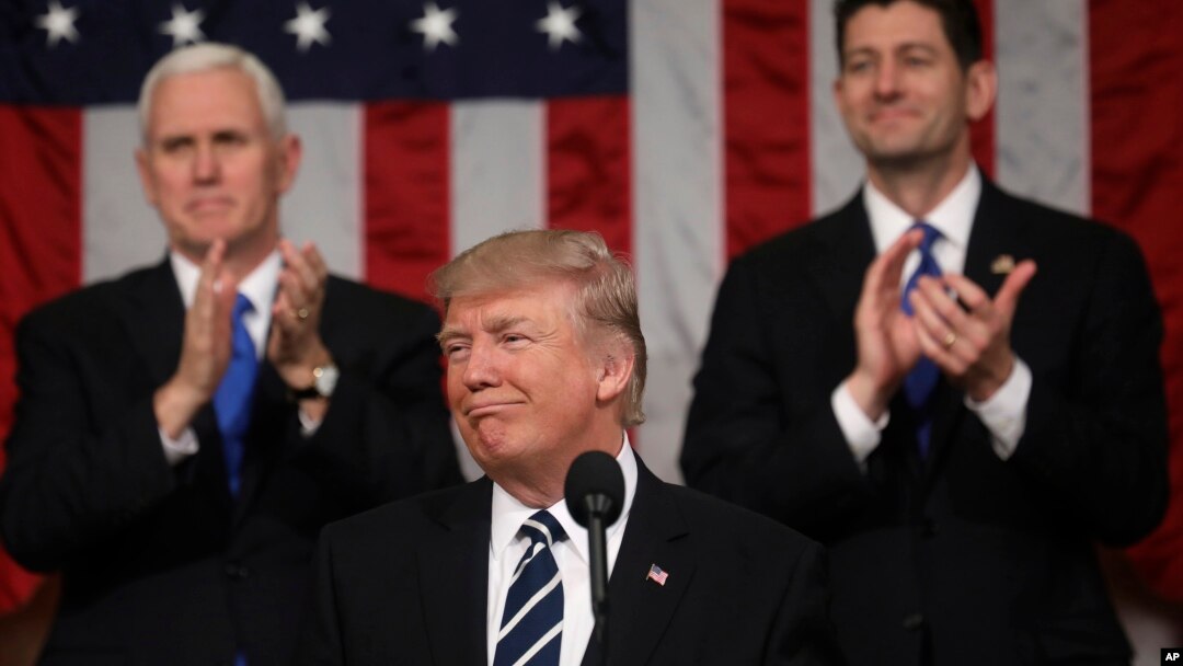 Presiden AS Donald Trump memberikan pidato di depan sidang paripurna Kongres AS di gedung Capitol di Washington DC, Selasa malam (28/2).