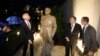 از راست:‌ ریچارد گرنل سفیر آمریکا در آلمان، مایک پمپئو وزیر خارجه آمریکا به همراه فرد رایان، رئیس هیات مدیره بنیاد ریگان
