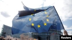 유럽연합(EU) 깃발이 펄럭이고 있다. 