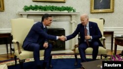 美国总统拜登在白宫椭圆形办公室会晤西班牙首相桑切斯。(2023年5月12日)