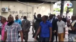 Ansyen senatè Youri Latortue ak Steven Benoit rive nan Pakè Sivil Pòtoprens la