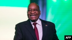 Le président de l'Afrique du Sud et du Congrès national africain, Jacob Zuma, s'exprime lors d'un dîner de gala présidentiel au NASREC Expo Center à Johannesburg le 15 décembre 2017.