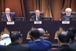 Sesi roundtable yang diikuti oleh pemimpin negara Muslim dunia, di Kuala Lumpur, Kamis (19/12).