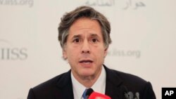 Deputy U.S. Secretary of State Tony Blinken, speaking at a regional security summit in Bahrain, says the United States is stepping up its efforts in Syria on all fronts, Oct. 31, 2015.