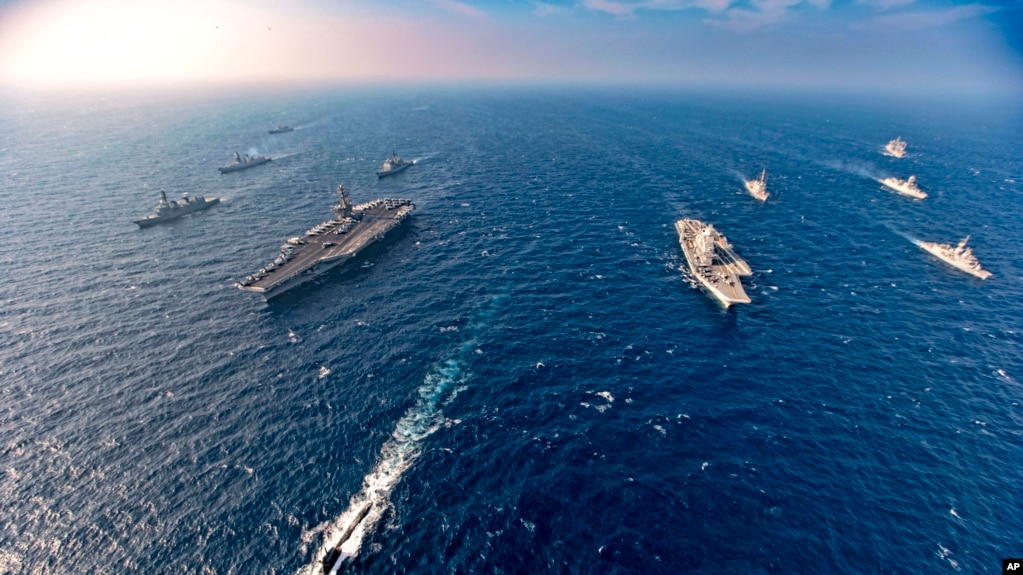 2020年11月，参加马拉巴尔海军演习，来自美、日、印、澳国家的航母和军舰。(photo:VOA)