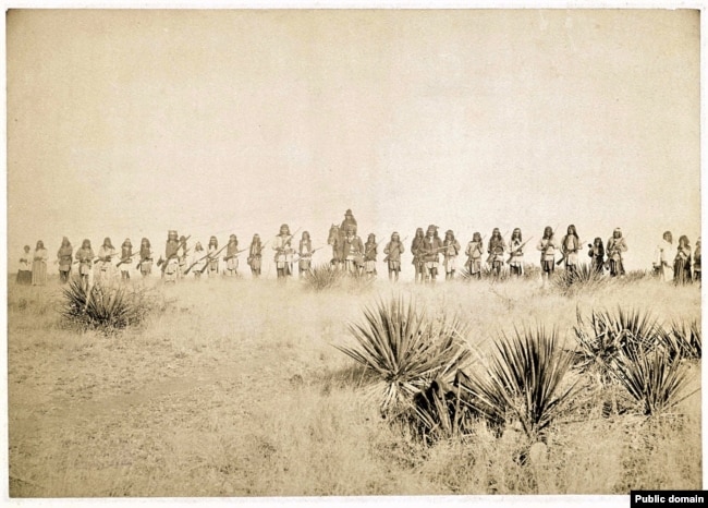 Geronimo (center), taken by photographer C.S. Fry taken before his final surrender to the U.S. Army in March, 1886.