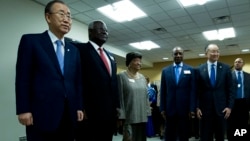 From left: Secretary-General United Nations Ban Ki-moon, Sierra Leone President Ernest Bai Koroma, Liberia's President Ellen Johnson Sirleaf, Guinea's President Alpha Condé and World Bank President Jim Yong Kim.