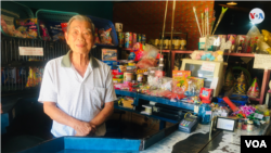 Alfonso Fung, comerciante y parte de la comunidad china en Maracaibo, sigue sus días sin los sobresaltos que genera el coronavius en otros sitios del mundo (Foto: Gustavo Ocando).