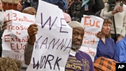 تظاهرات بیکاران در برابر کنگره برای تمدید مزایای بیکاری - واشنگتن، ۱۸ ژانویه ۲۰۱۴